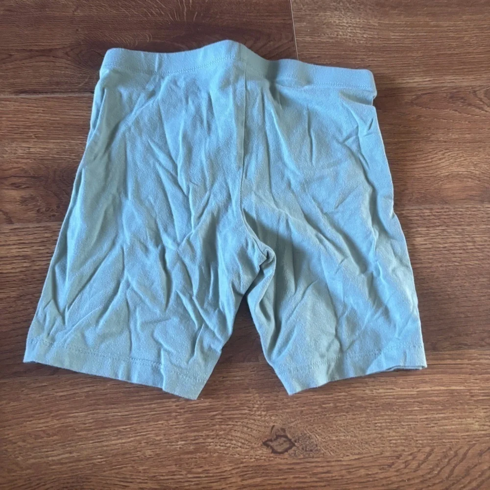 Wonder Nation green bike Shorts in size M